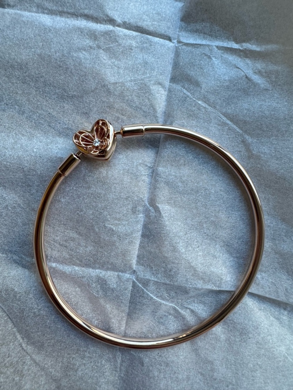 Pandora Moments Heart & Butterfly Bangle Bracelet | Rose Gold-Plated - Picture 4 of 5